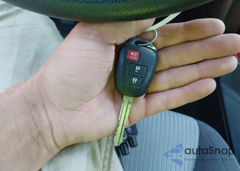 2013 Toyota Rav4 Xle z USA, uszkodzony, nr VIN JTMRFREV8D5003428